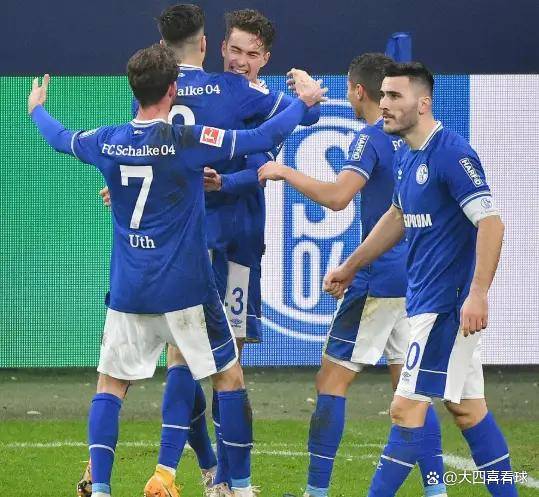 博鱼-沙尔克遭遇球员伤病潮,战绩节节败退(沙尔克04vs科隆) 第2张 博鱼-沙尔克遭遇球员伤病潮,战绩节节败退(沙尔克04vs科隆) 第2张